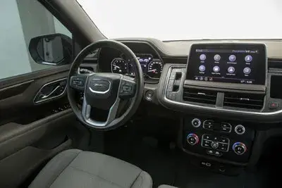 在迪拜租用2021年黑色GMC Yukon — 第 2 张，共 5 张