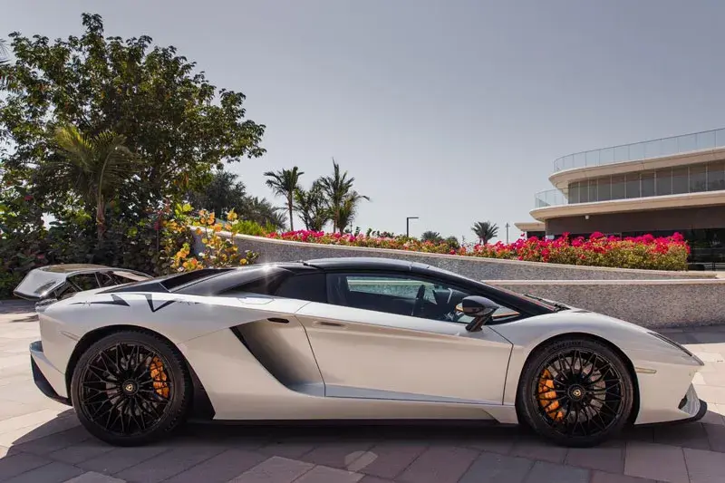 Rent Lamborghini Aventador Roadster White in Dubai — photo 2 of 5
