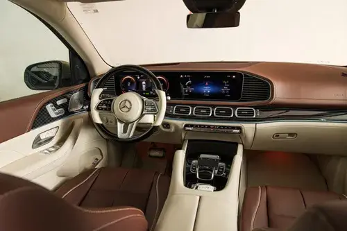Rent Mercedes GLS 600 Maybach in Dubai — Mercedes-Benz — photo 5 of 5
