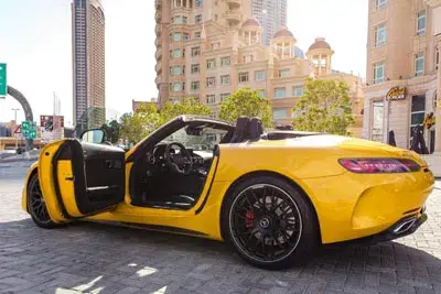 Rent Mercedes GTC Convertible Yellow 2019 in Dubai — Mercedes-Benz — photo 4 of 7