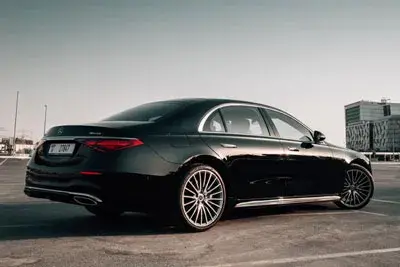Rent Mercedes S500 Black 2021 in Dubai — Mercedes-Benz — photo 3 of 5