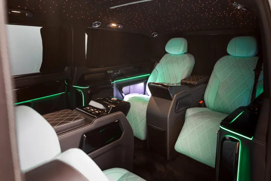 Rent Mercedes V250 Maybach in Dubai — Mercedes-Benz — photo 2 of 6