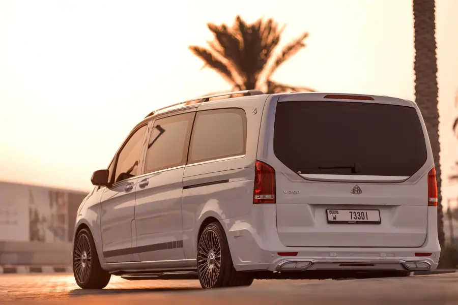 Rent Mercedes V250 Maybach in Dubai — Mercedes-Benz — photo 5 of 6