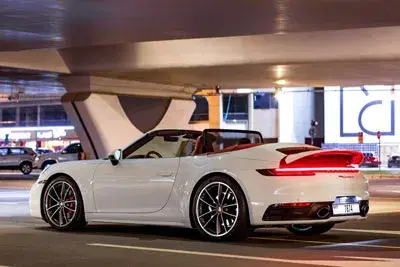Rent Porsche 911 Carrera White in Dubai — photo 5 of 5
