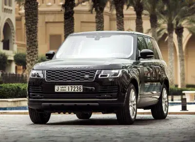 เช่ารถ Range Rover HSE สีดำในดูไบ — รูปที่ 2 จาก 5