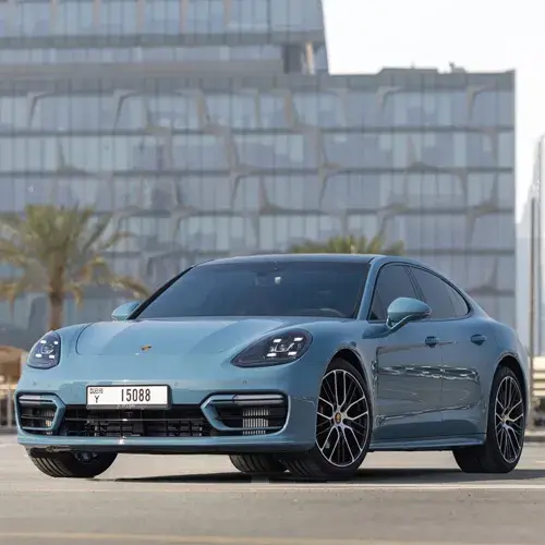 Rent Porsche Panamera in Dubai — photo 1 of 2