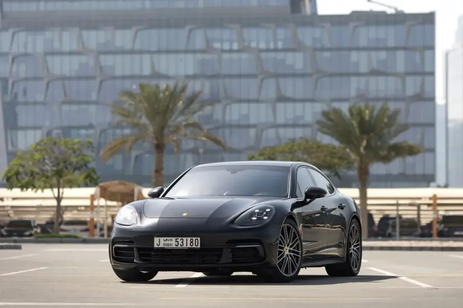 Rent Porsche Panamera in Dubai — photo 2 of 2