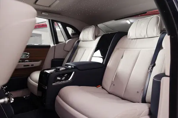 Rent Rolls Royce Phantom 2023 in Dubai — Rolls-Royce — photo 2 of 6