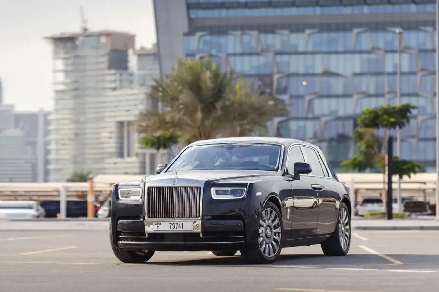 Rent Rolls Royce Phantom 2023 in Dubai — Rolls-Royce — photo 6 of 6