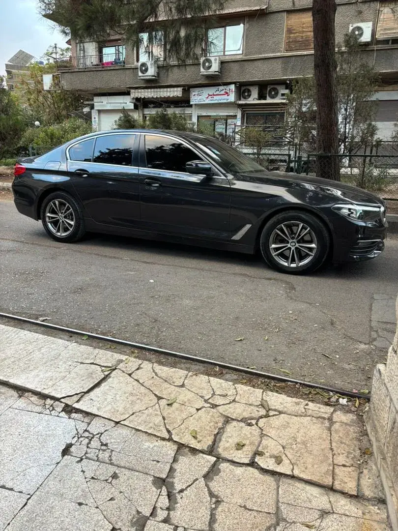Rent BMW 520 Black 2020 in Damascus — photo 2 of 12
