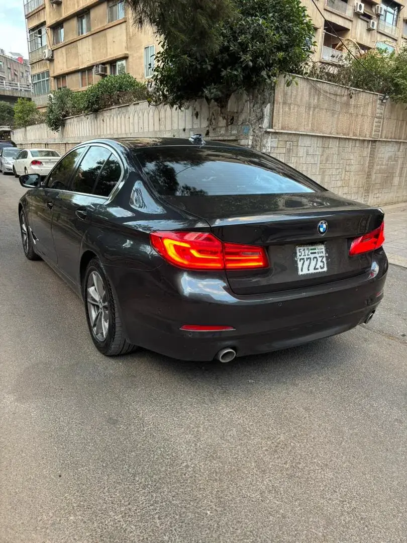 Rent BMW 520 Black 2020 in Damascus — photo 4 of 12