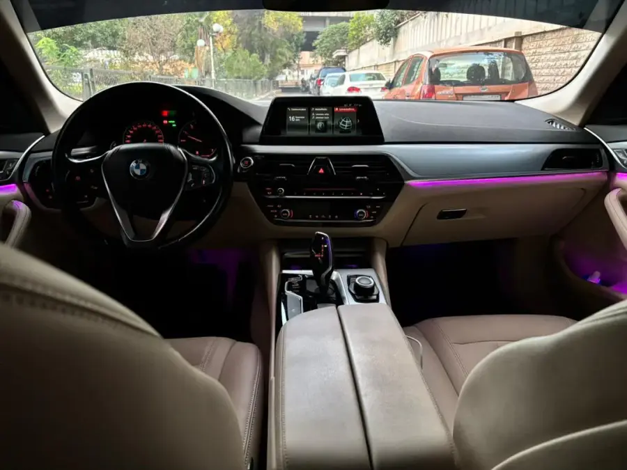 Rent BMW 520 Black 2020 in Damascus — photo 6 of 12