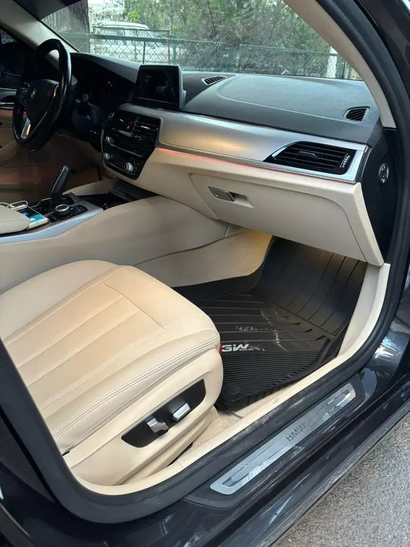 Rent BMW 520 Black 2020 in Damascus — photo 7 of 12