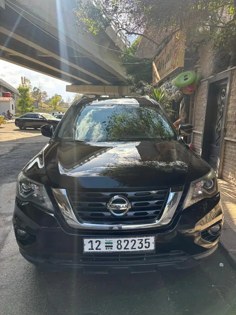 Rent Nissan Pathfinder Black 2018 in Damascus — photo 2 of 6