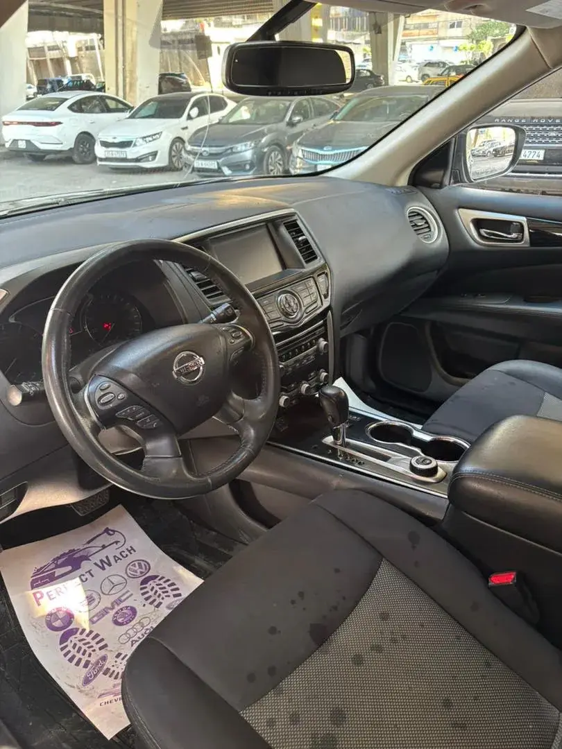 Rent Nissan Pathfinder Black 2018 in Damascus — photo 4 of 6