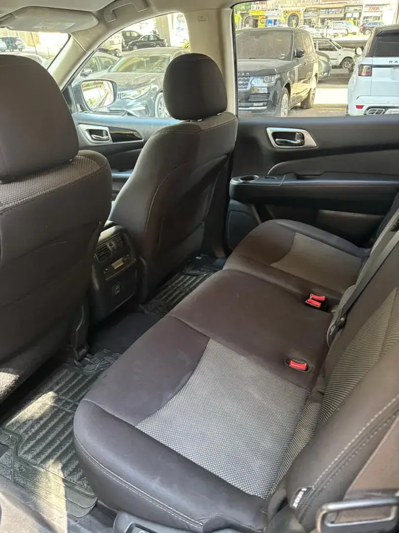 Rent Nissan Pathfinder Black 2018 in Damascus — photo 5 of 6