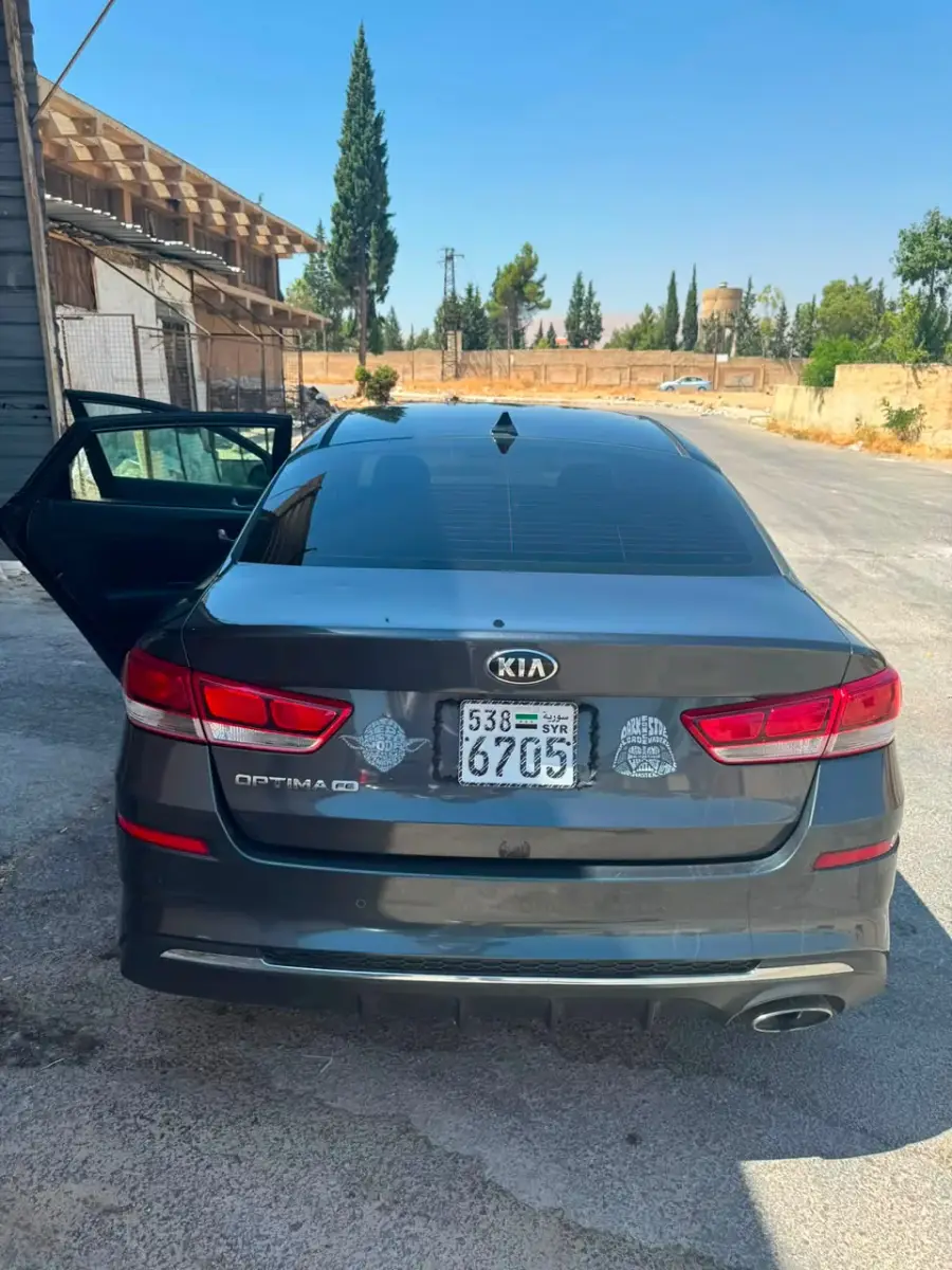 Rent Kia Optima Grey 2020 in Damascus — photo 2 of 8