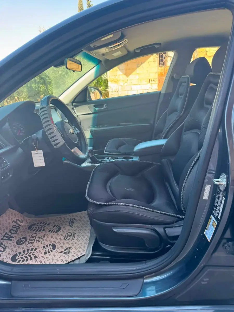 Rent Kia Optima Grey 2020 in Damascus — photo 4 of 8