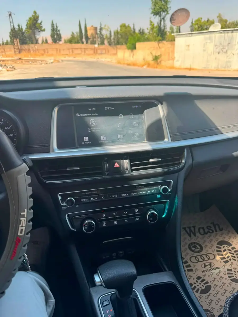 Rent Kia Optima Grey 2020 in Damascus — photo 6 of 8