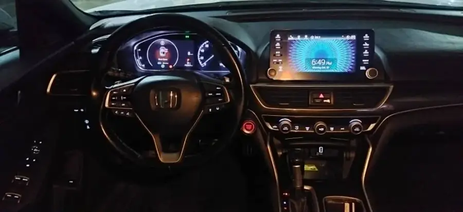 Rent Honda Accord Sport White 2020 in Damascus — photo 8 of 12