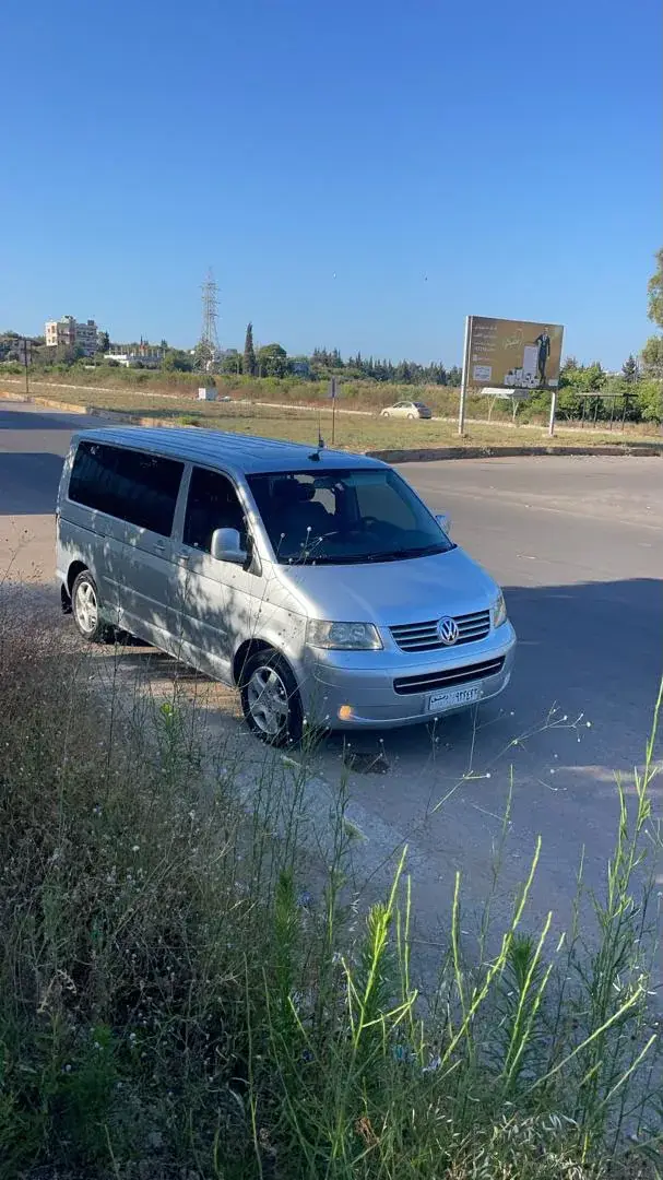Rent Volkswagen Multivan Silver 2007 in Damascus — photo 2 of 9