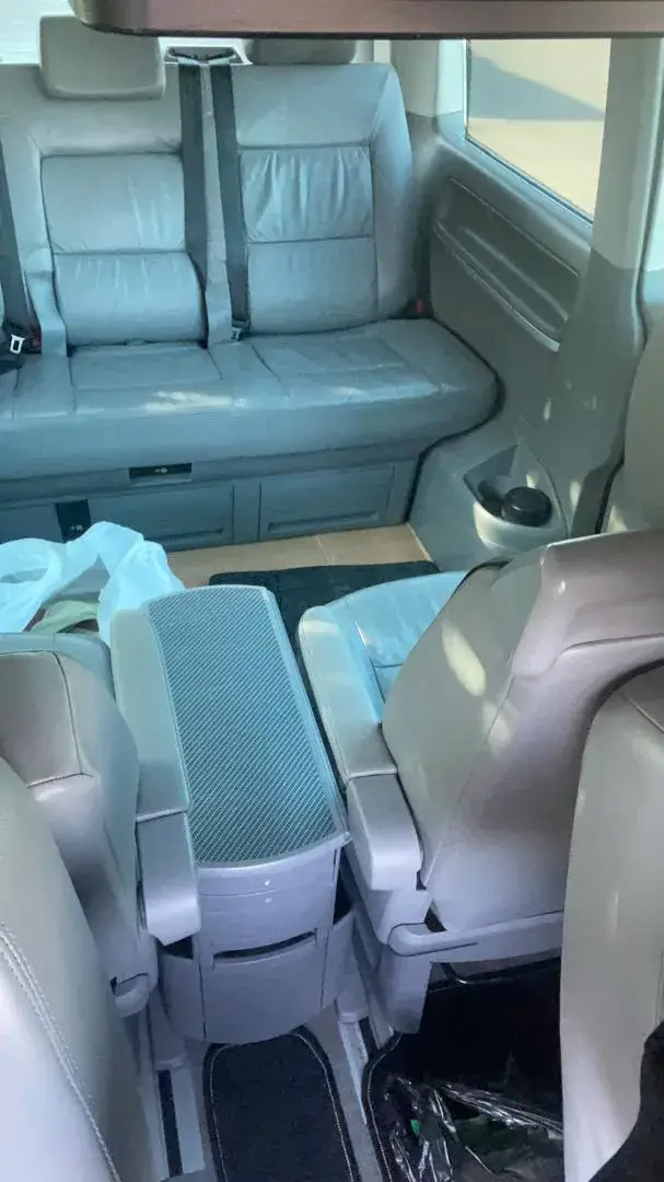 Rent Volkswagen Multivan Silver 2007 in Damascus — photo 9 of 9