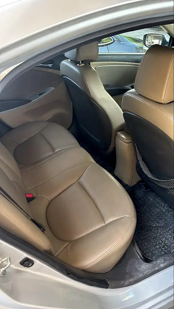 Rent Hyundai Accent Silver 2011 in Damascus — photo 4 of 4