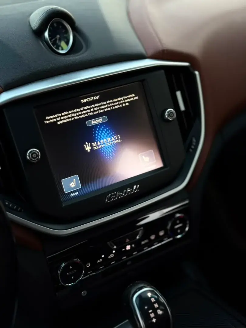 Rent Maserati Ghibli Black 2015 in Damascus — photo 12 of 18