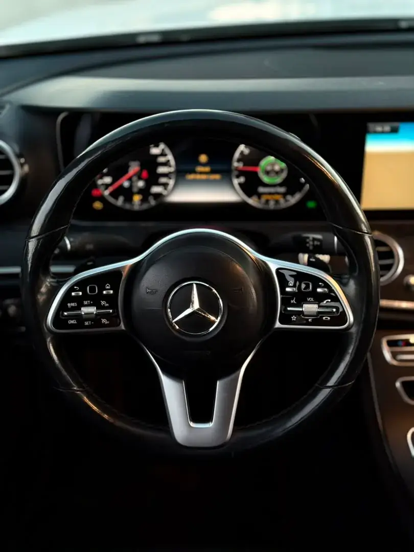 Rent 2019 Mercedes-Benz E-Class in Damascus — Luxury Sedan — photo 10 of 19