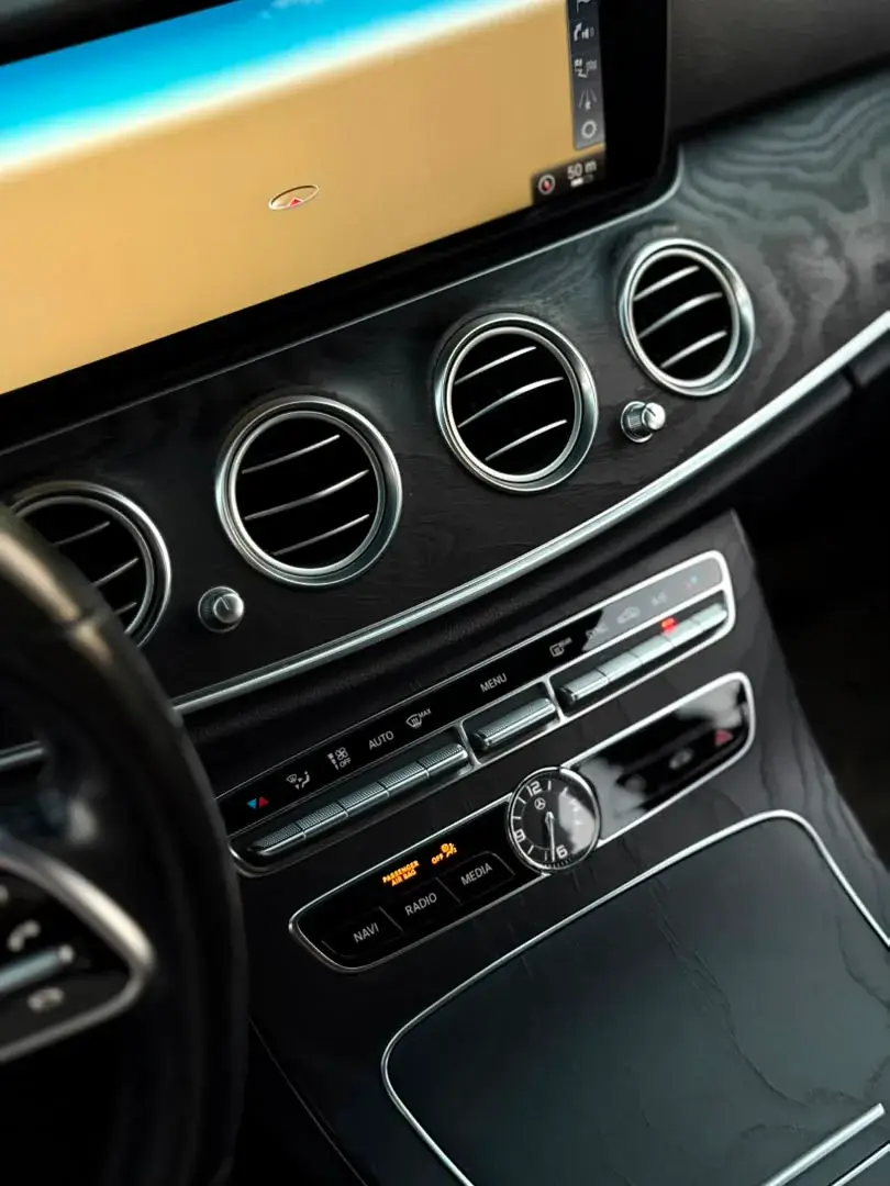 Rent 2019 Mercedes-Benz E-Class in Damascus — Luxury Sedan — photo 5 of 19