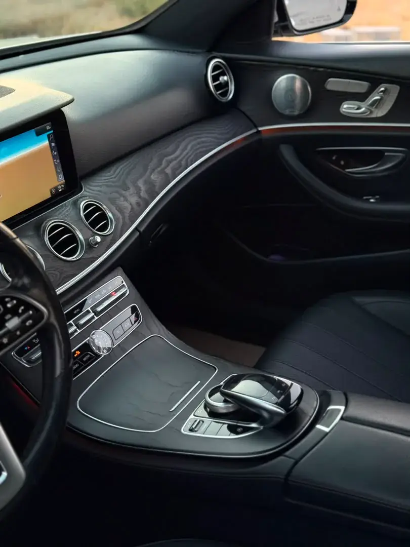 Rent 2019 Mercedes-Benz E-Class in Damascus — Luxury Sedan — photo 14 of 19