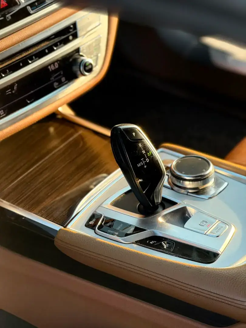 Rent 2016 BMW 7 Series in Black - Luxury Sedan for rent in Damascus, Syria — BMW — photo 12 of 16