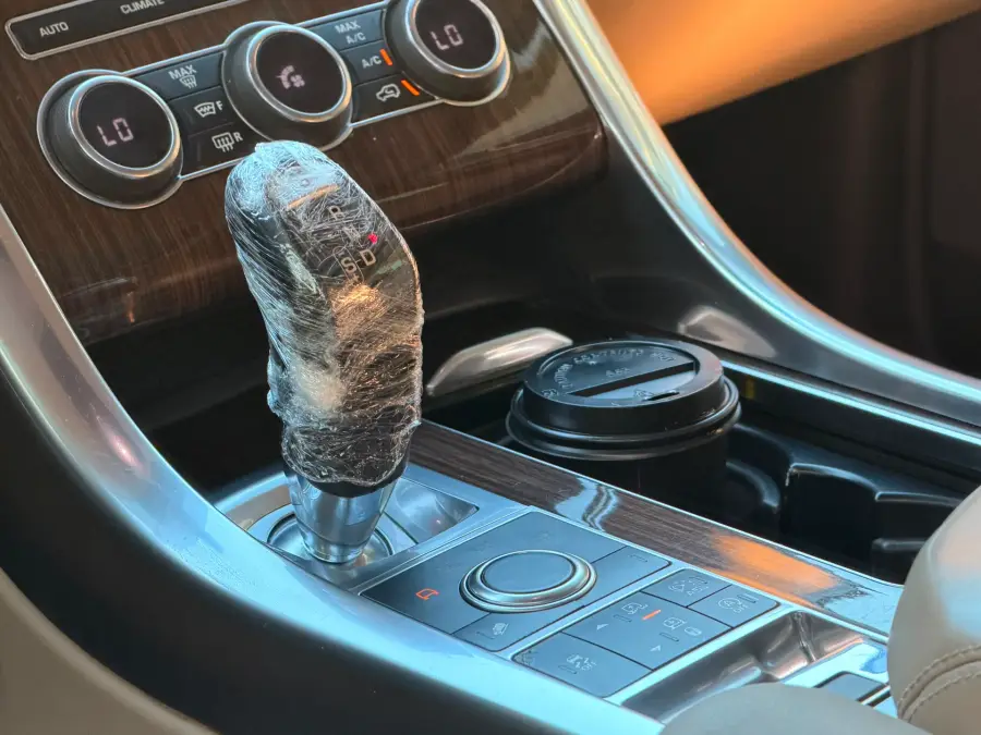 Rent 2019 Range Rover SUV in Silver — Ultimate Comfort for rent in Damascus, Syria — Range Rover — photo 5 of 7