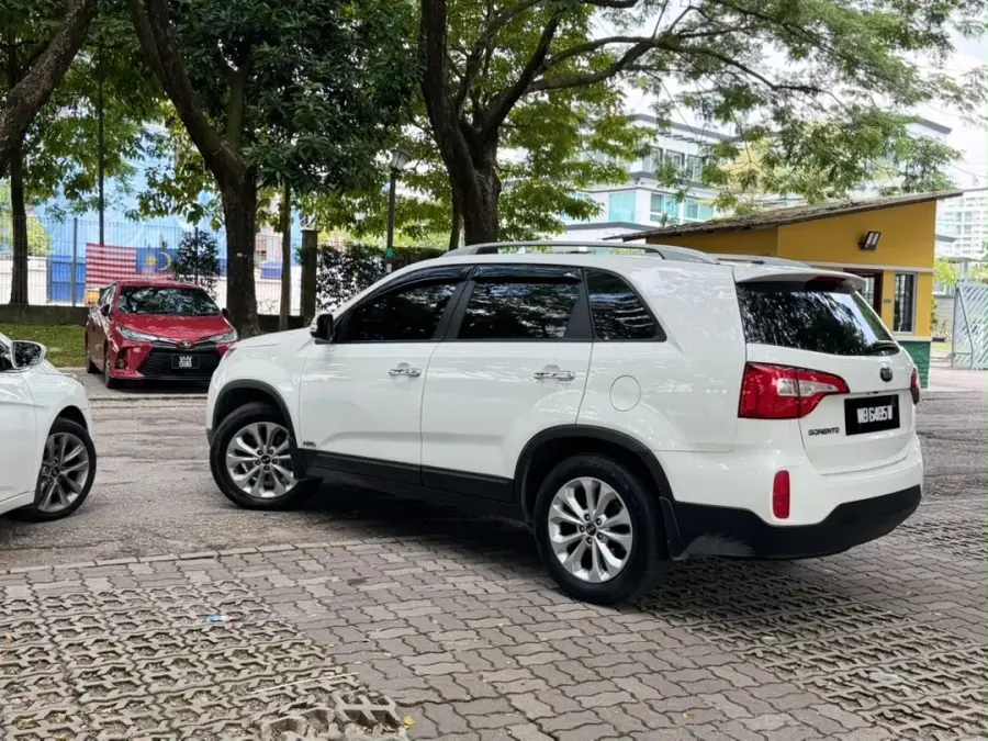 Аренда 2016 Kia Sorento в Куала-Лумпуре — Просторный 7-местный внедорожник — фото 2 из 4