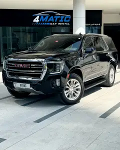 เช่ารถ GMC Yukon สีดำ - ความหรูหราพบกับพื้นที่ 2022 ในดูไบ
