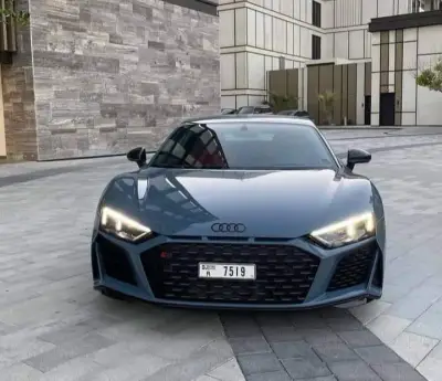 Dubai'da Audi R8 kiralayın