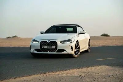Dubai'de Beyaz BMW M 430i Kiralık