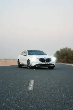 เช่ารถ BMW M520i 2025 ในดูไบ