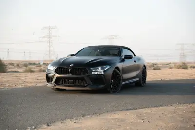 Dubai'de 2024 Model BMW M8 Competition Araç Kiralama