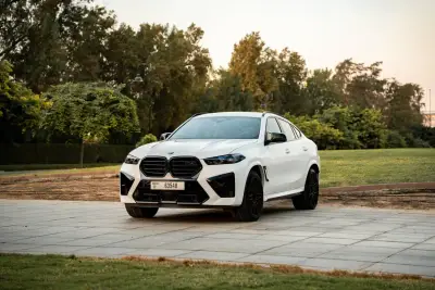 Dubai'de 2026 Beyaz BMW X6 M Competition Kirala