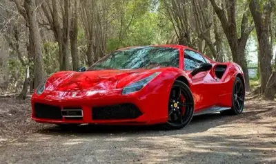 Dubai'de Kiralık Ferrari 488 Spider