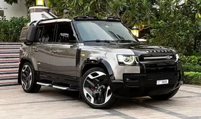Dubai'de Land Rover Defender X Urban kiralayın