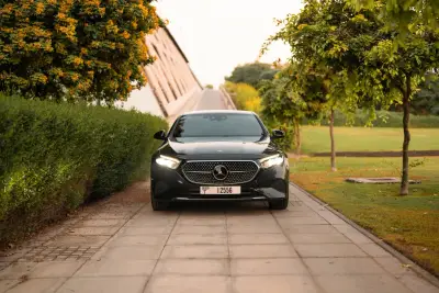 Dubai'de 2026 Mercedes E200 Kirala
