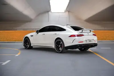 Dubai'de Mercedes GT 43 kiralayın