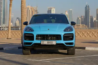 Dubai'de Kiralık Porsche Cayenne S