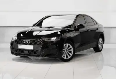 Dubai'da Siyah Audi A3 Kirala