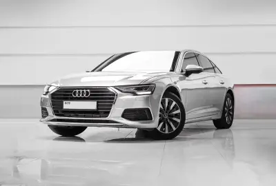 Dubai'de Beyaz Audi A6 Kirala