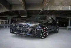تأجير أودي RS7 الأسود في دبي