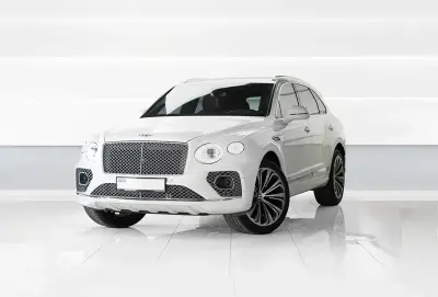 Dubai'de Beyaz Bentley Bentayga Kirala