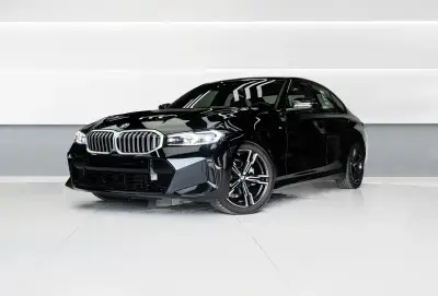 Dubai'de Siyah BMW 318i Kiralık